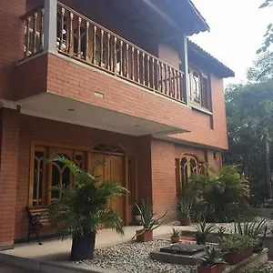 La Casa De Piedra Pensión